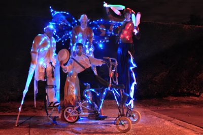 La fée scintillante et son tricycle lumineux