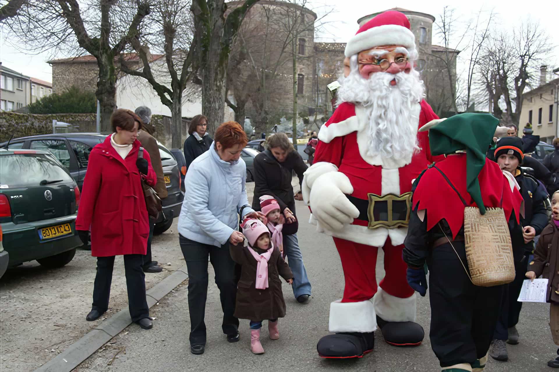 Le père Noël géant